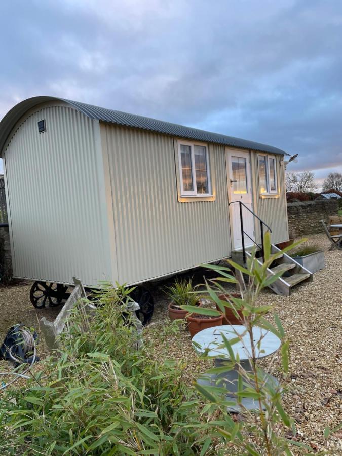 The Shepherd'S Hut Mixbury Luaran gambar
