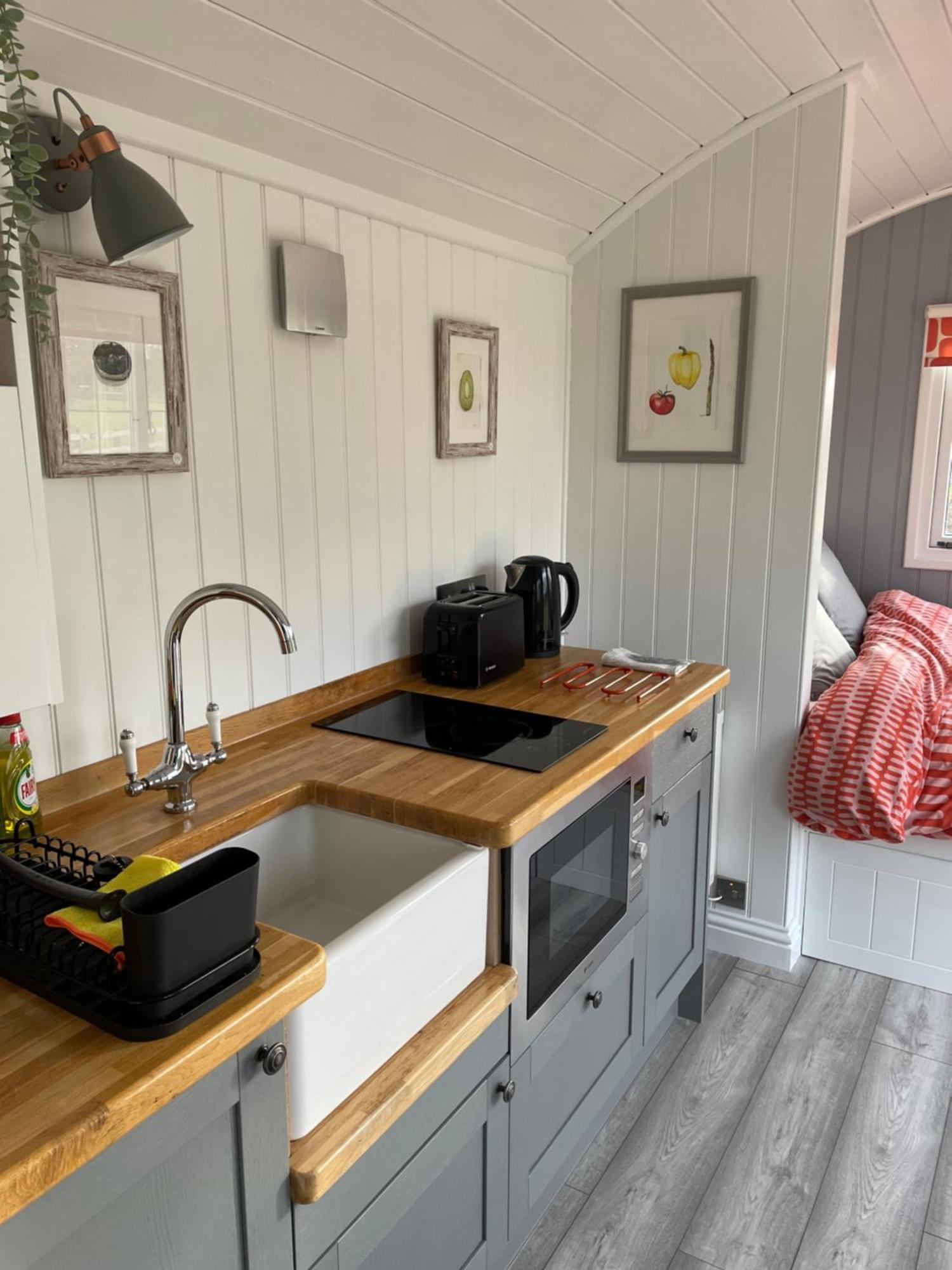 The Shepherd'S Hut Mixbury Luaran gambar